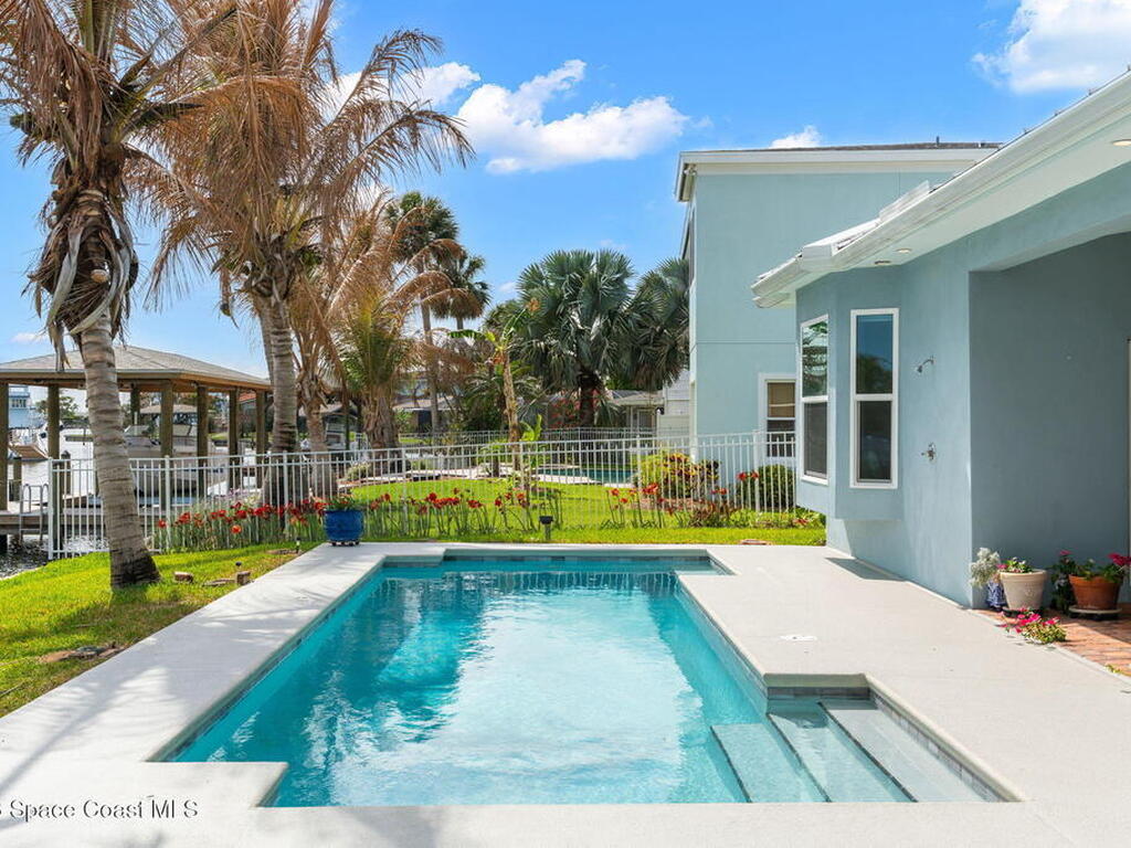 112 Cat Cay Lane, Indian Harbour Beach, FL 32937