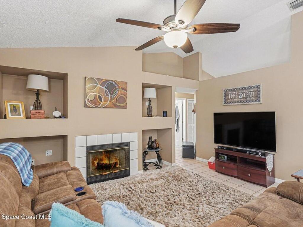 1826 Woodberry Circle, Melbourne, FL 32935