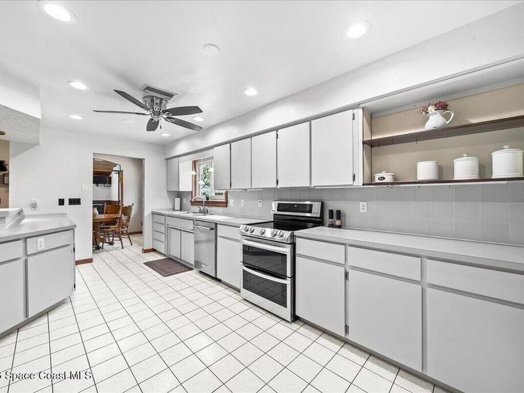 1335 S Carpenter Road, Titusville, FL 32796