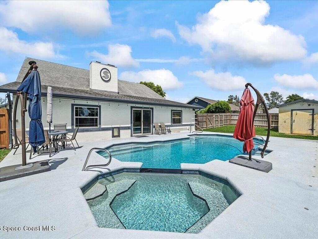 1335 S Carpenter Road, Titusville, FL 32796