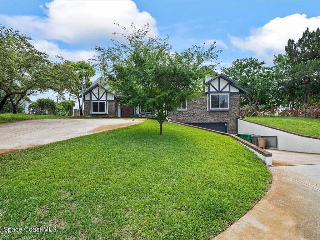 1335 S Carpenter Road, Titusville, FL 32796