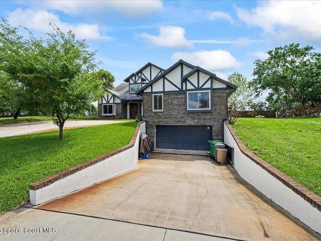 1335 S Carpenter Road, Titusville, FL 32796