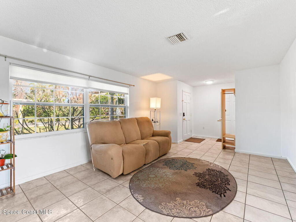 2047 Barracuda Avenue, Melbourne Beach, FL 32951