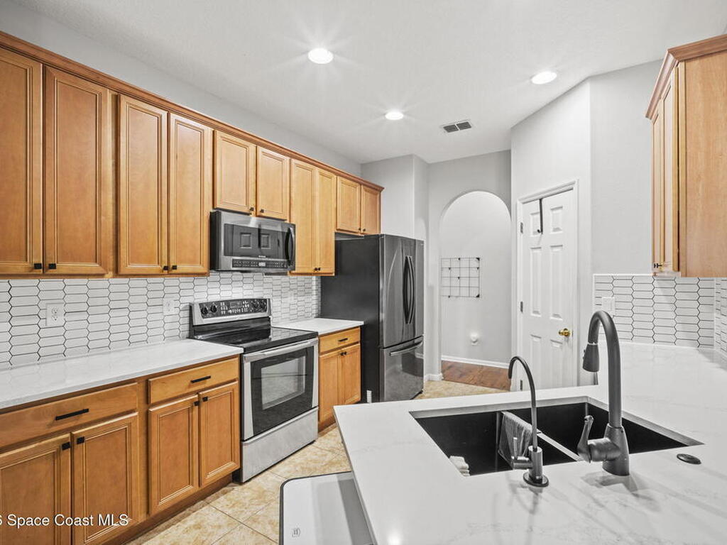 354 Abernathy Circle, Palm Bay, FL 32909