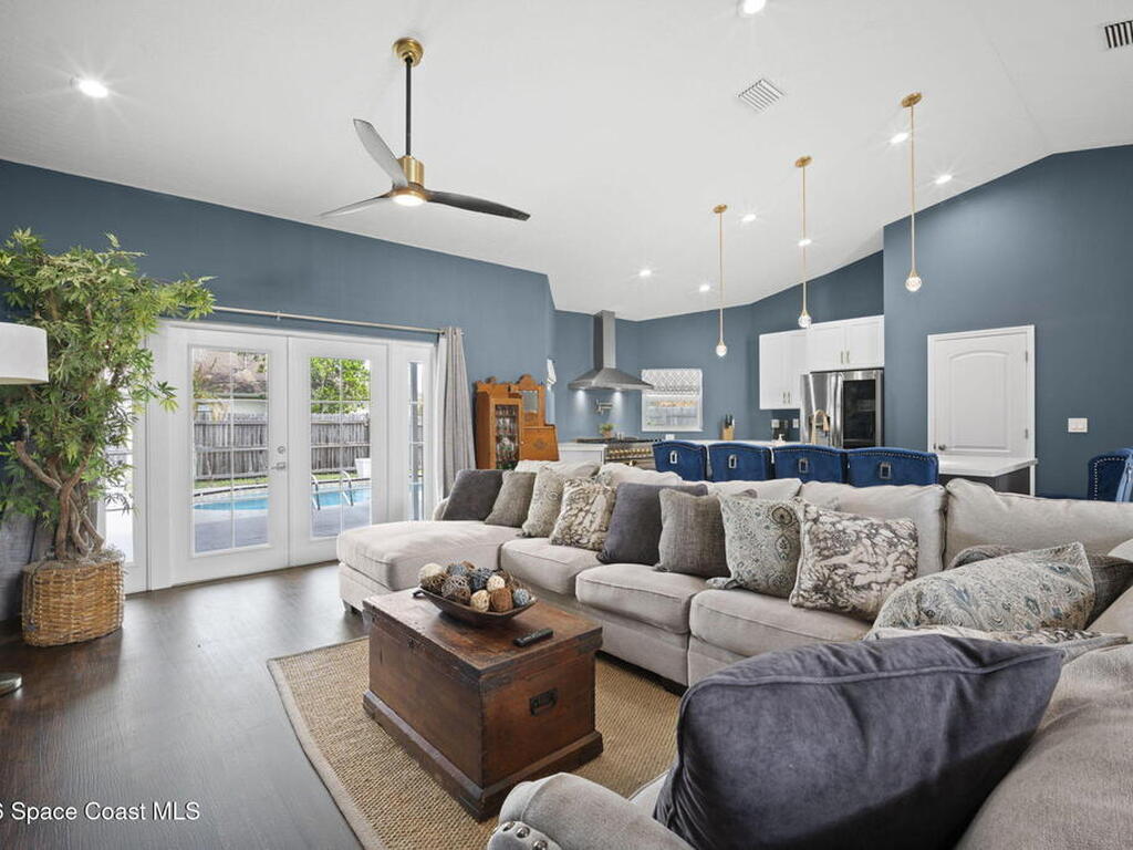 2048 Thistle Drive, Melbourne, FL 32935