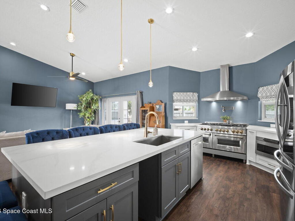 2048 Thistle Drive, Melbourne, FL 32935
