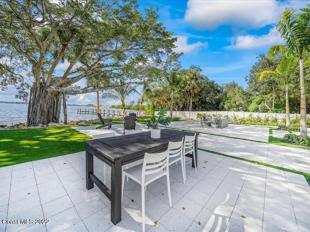 8475 S Tropical Trail, Merritt Island, FL 32952