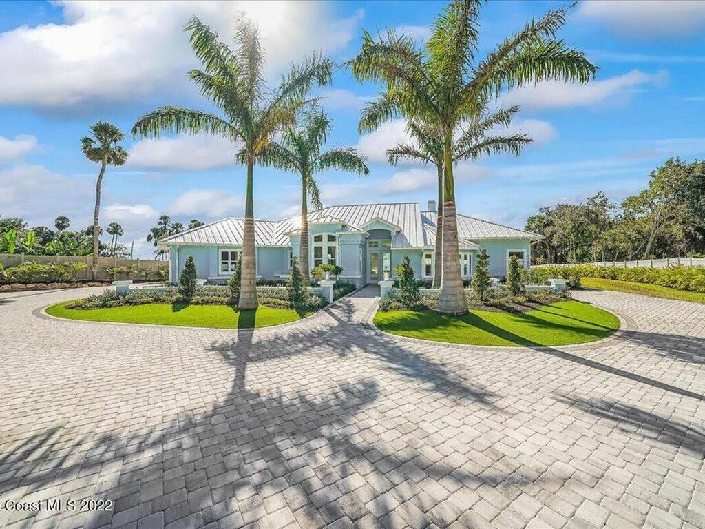 8475 S Tropical Trail, Merritt Island, FL 32952
