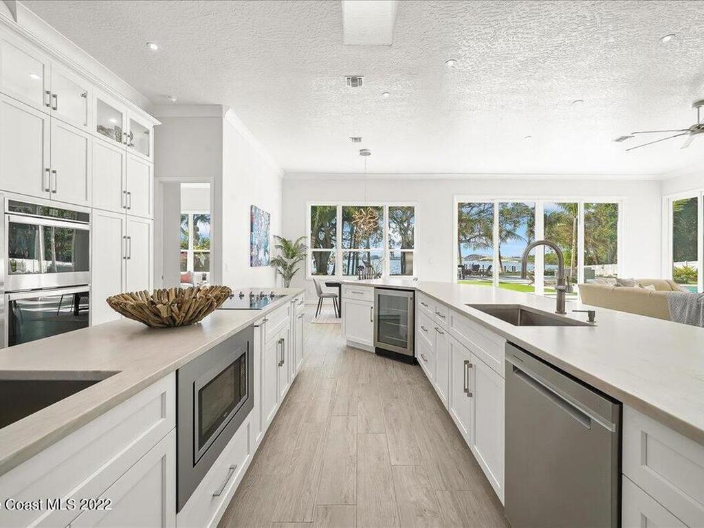 8475 S Tropical Trail, Merritt Island, FL 32952