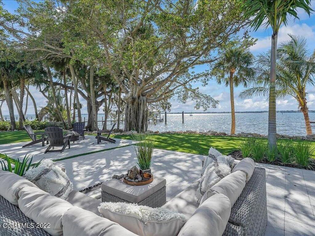 8475 S Tropical Trail, Merritt Island, FL 32952