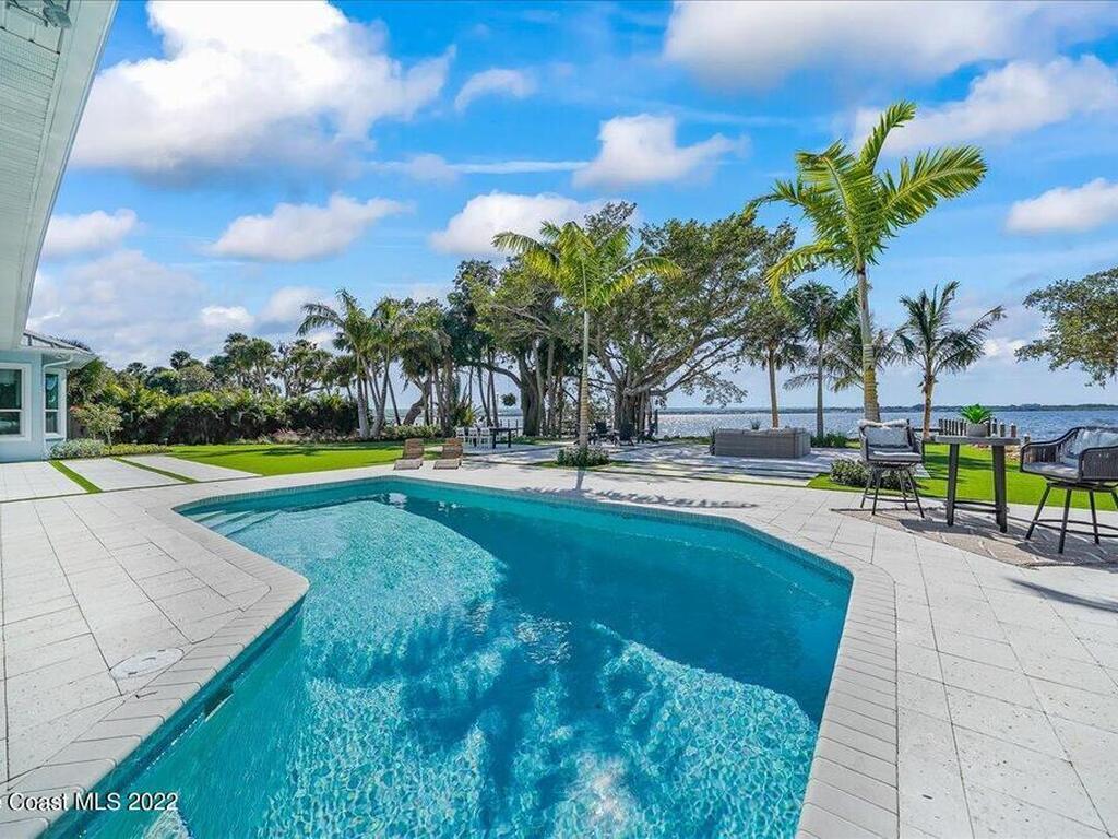 8475 S Tropical Trail, Merritt Island, FL 32952