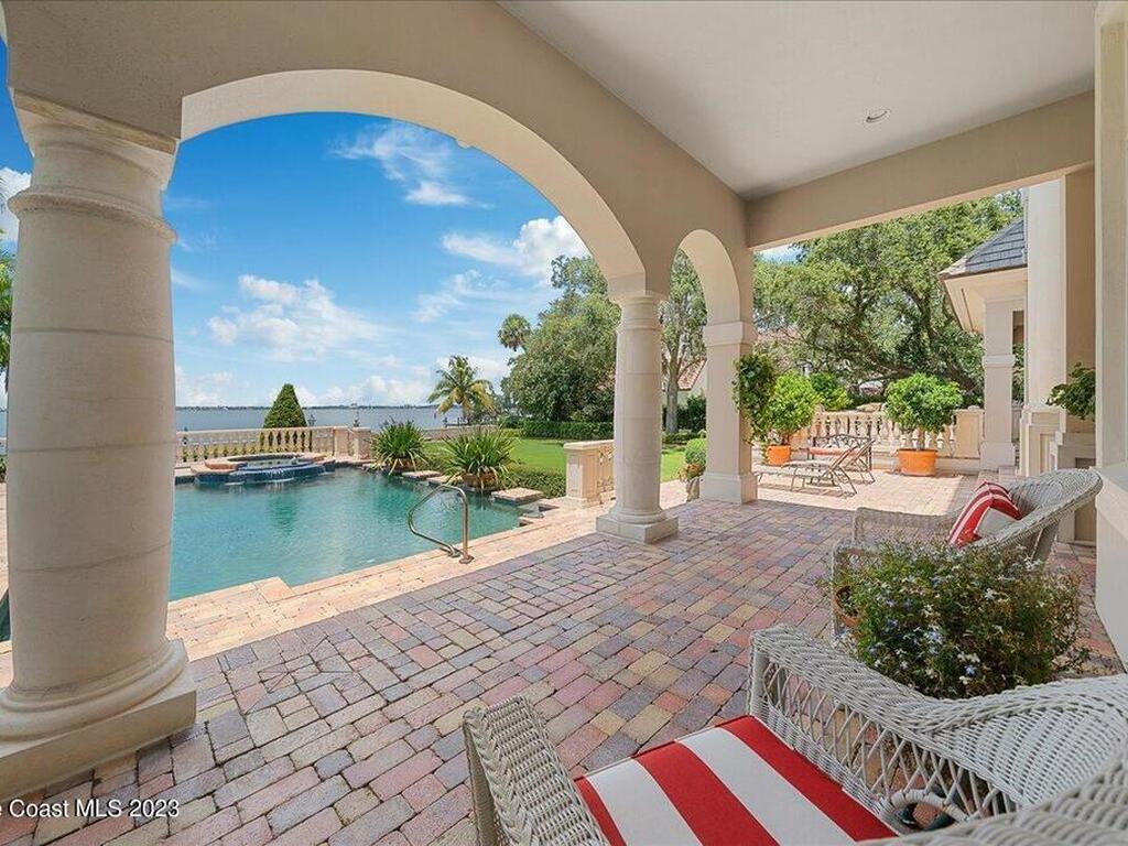 3380 N Riverside Drive, Indialantic, FL 32903