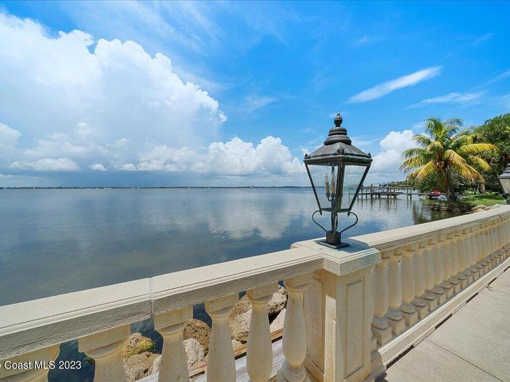 3380 N Riverside Drive, Indialantic, FL 32903
