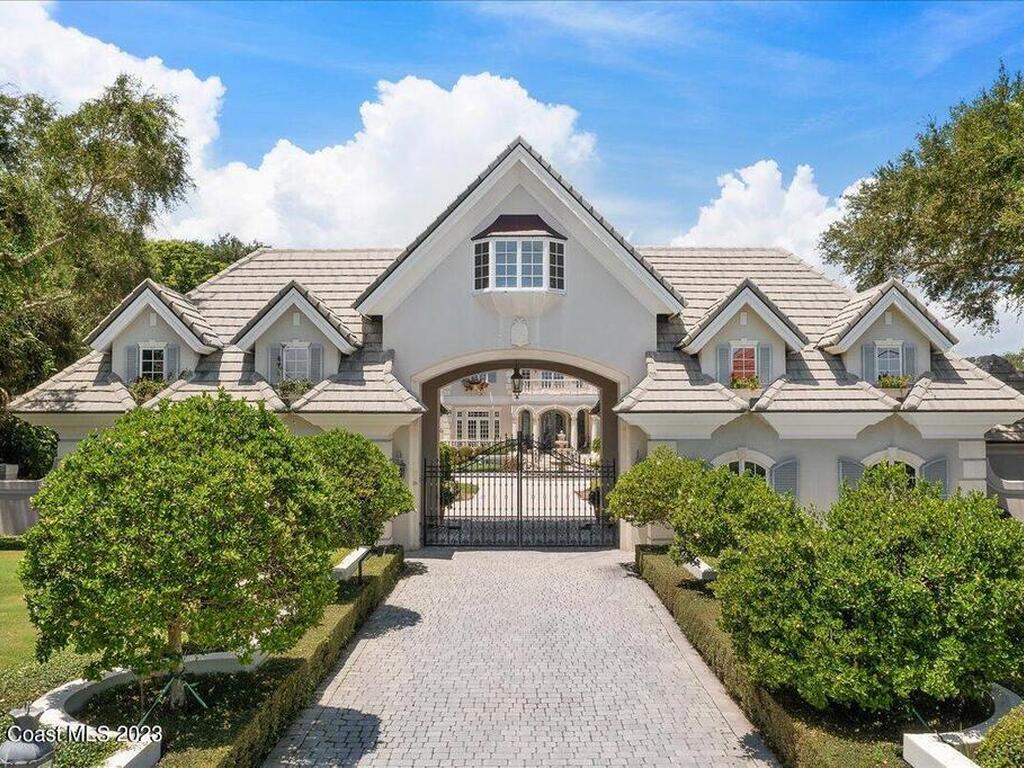 3380 N Riverside Drive, Indialantic, FL 32903