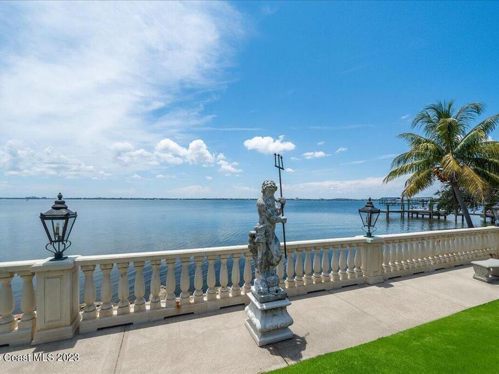 3380 N Riverside Drive, Indialantic, FL 32903