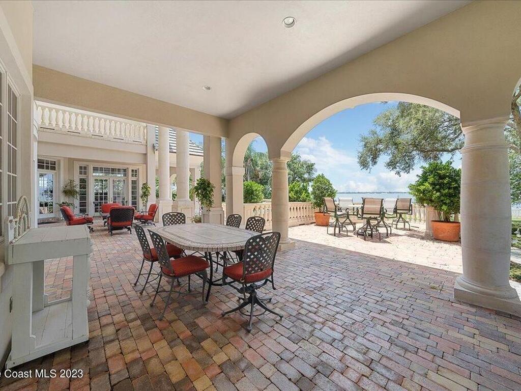3380 N Riverside Drive, Indialantic, FL 32903