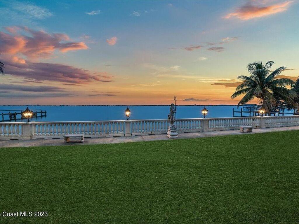 3380 N Riverside Drive, Indialantic, FL 32903