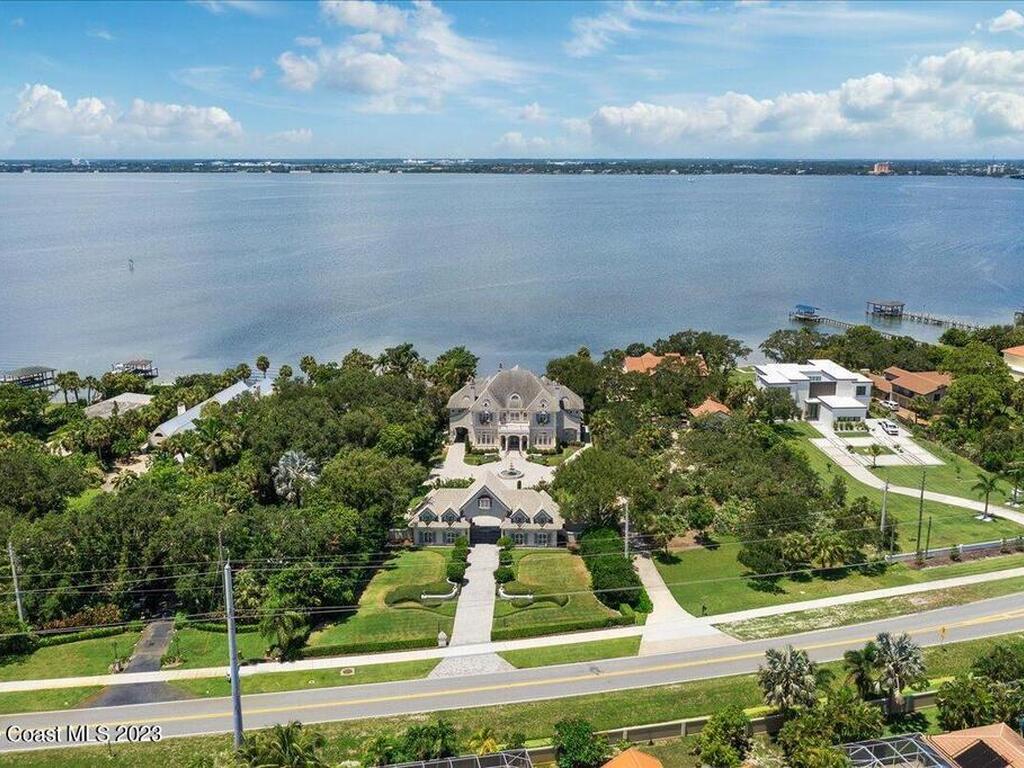 3380 N Riverside Drive, Indialantic, FL 32903