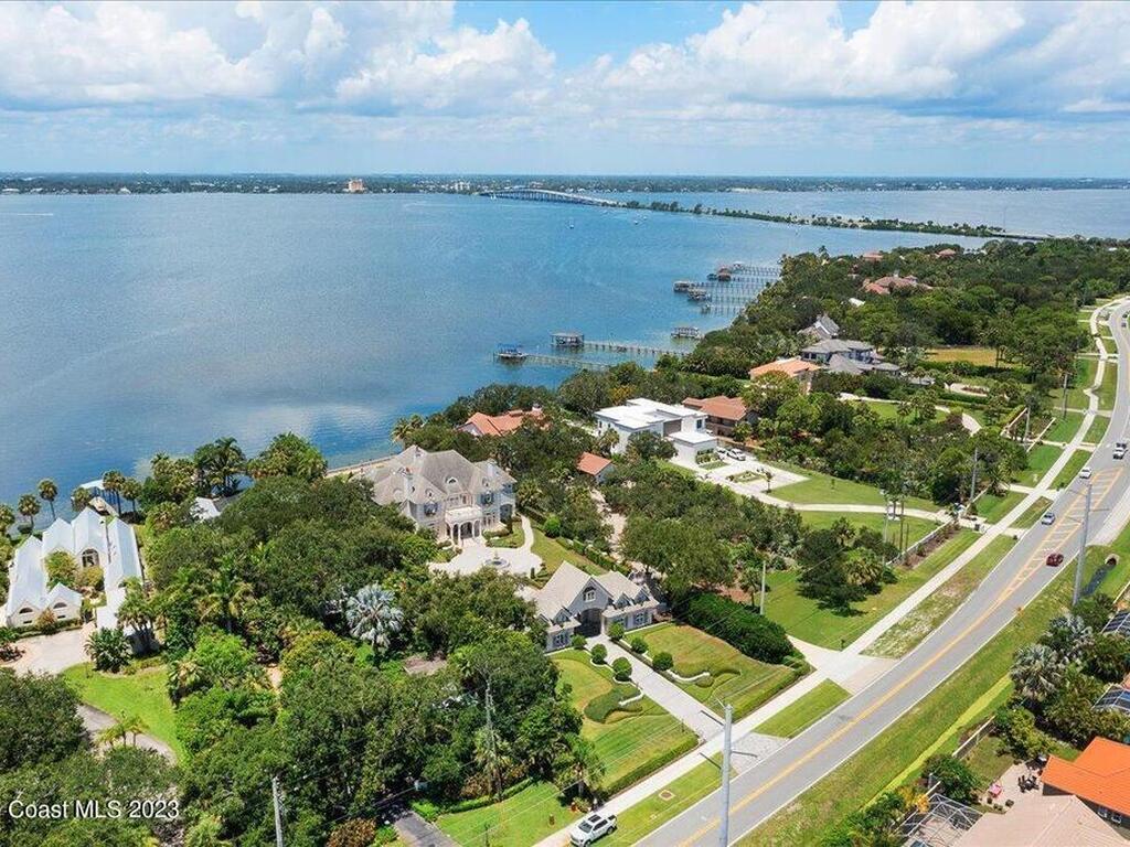 3380 N Riverside Drive, Indialantic, FL 32903