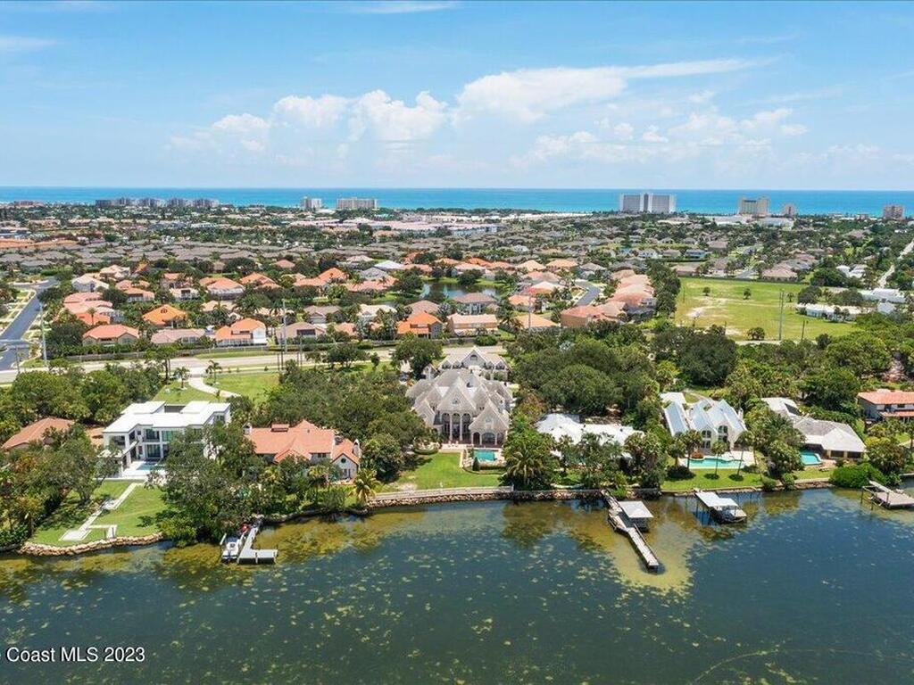 3380 N Riverside Drive, Indialantic, FL 32903