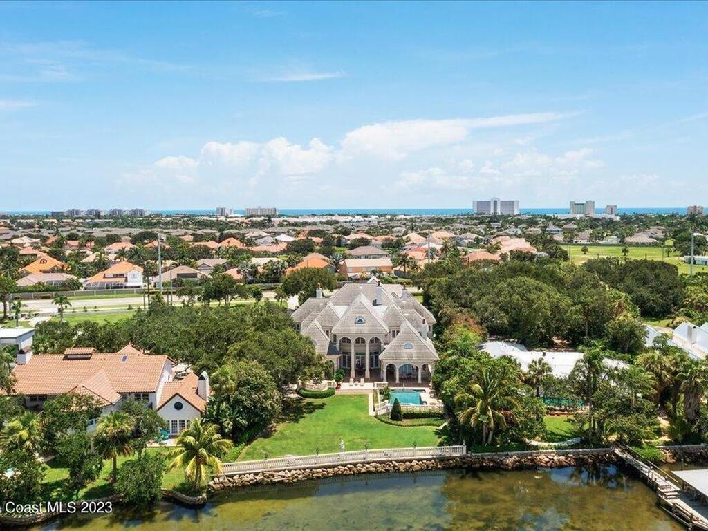 3380 N Riverside Drive, Indialantic, FL 32903
