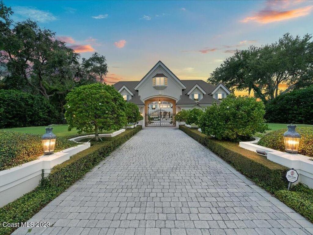 3380 N Riverside Drive, Indialantic, FL 32903