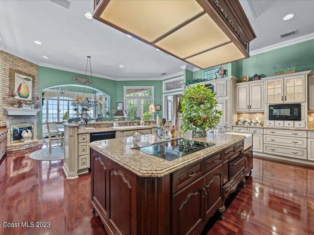 3380 N Riverside Drive, Indialantic, FL 32903