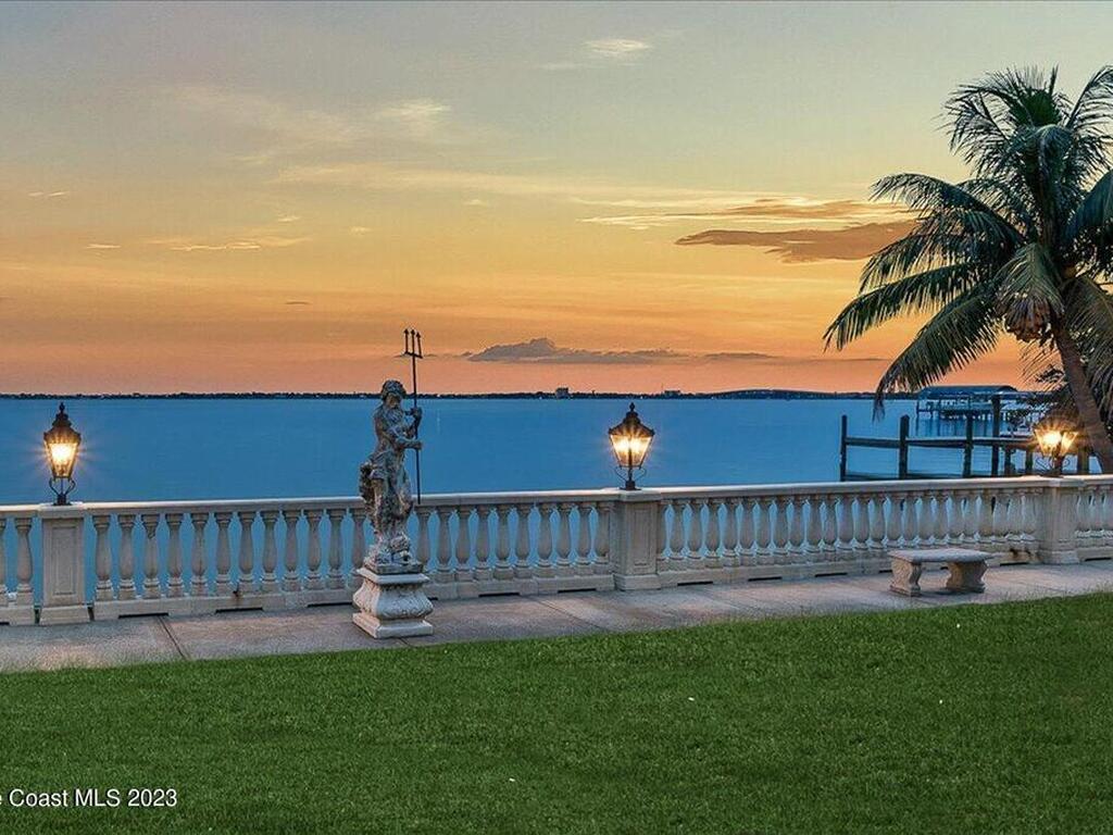 3380 N Riverside Drive, Indialantic, FL 32903
