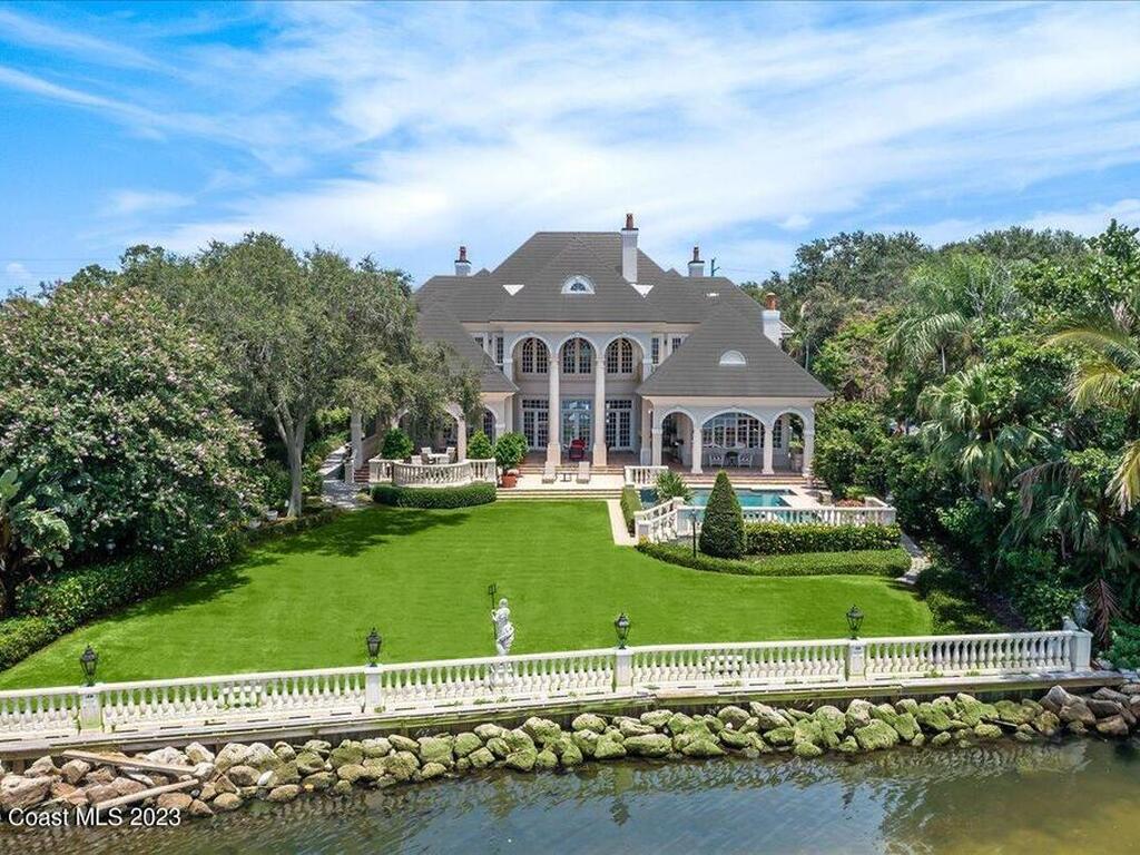 3380 N Riverside Drive, Indialantic, FL 32903