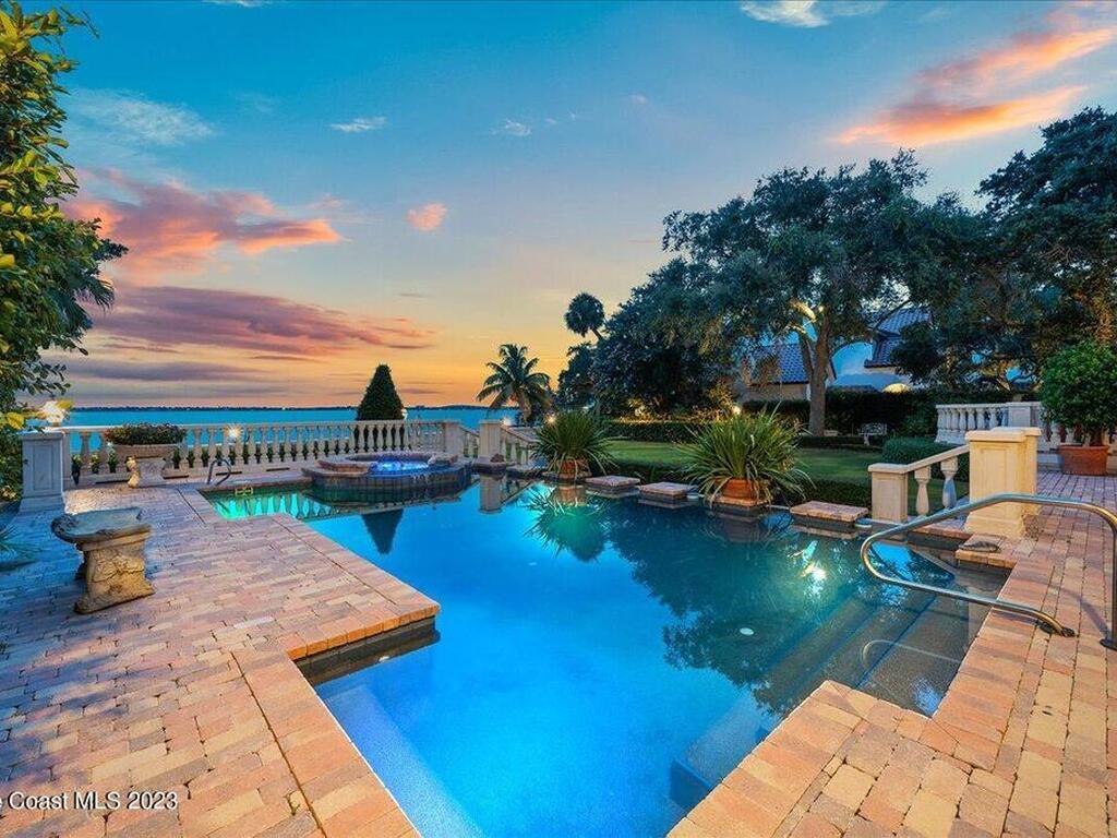 3380 N Riverside Drive, Indialantic, FL 32903