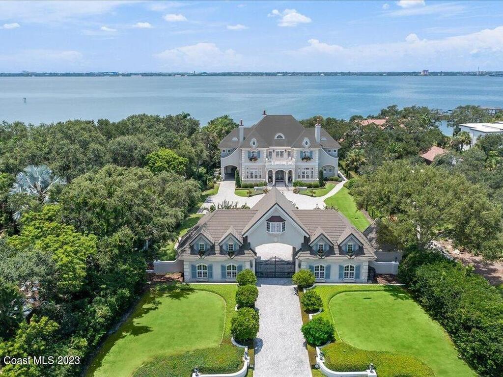 3380 N Riverside Drive, Indialantic, FL 32903