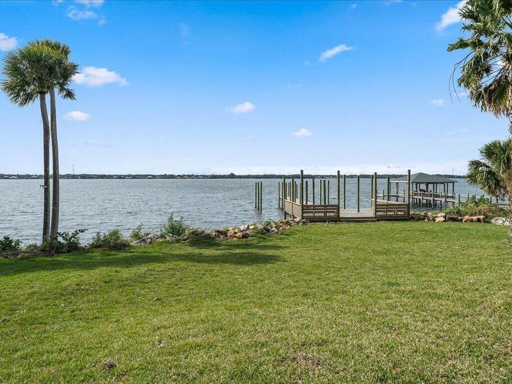 5995 S Tropical Trail, Merritt Island, FL 32952