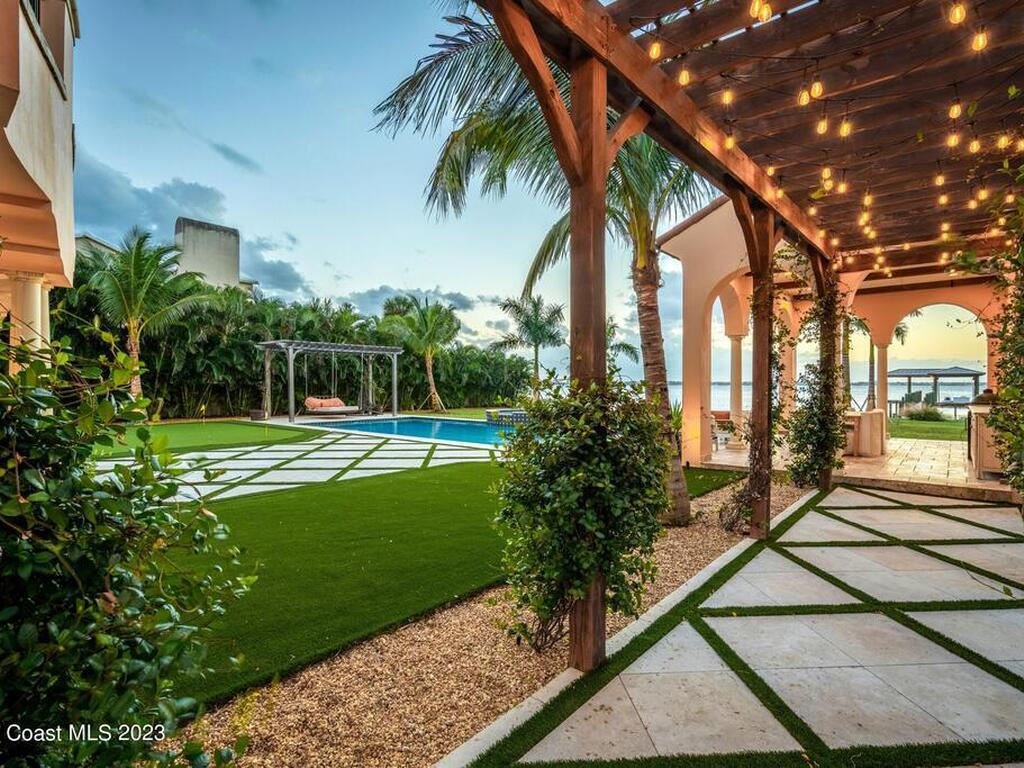 2142 N Riverside Drive, Indialantic, FL 32903