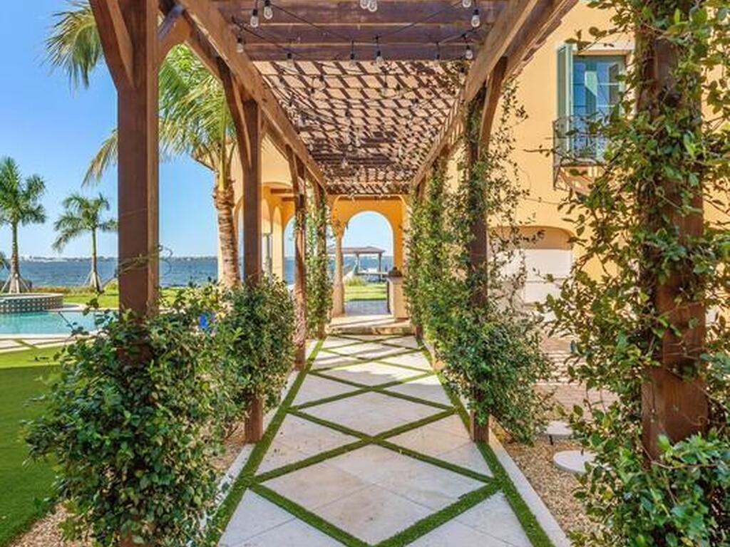 2142 N Riverside Drive, Indialantic, FL 32903
