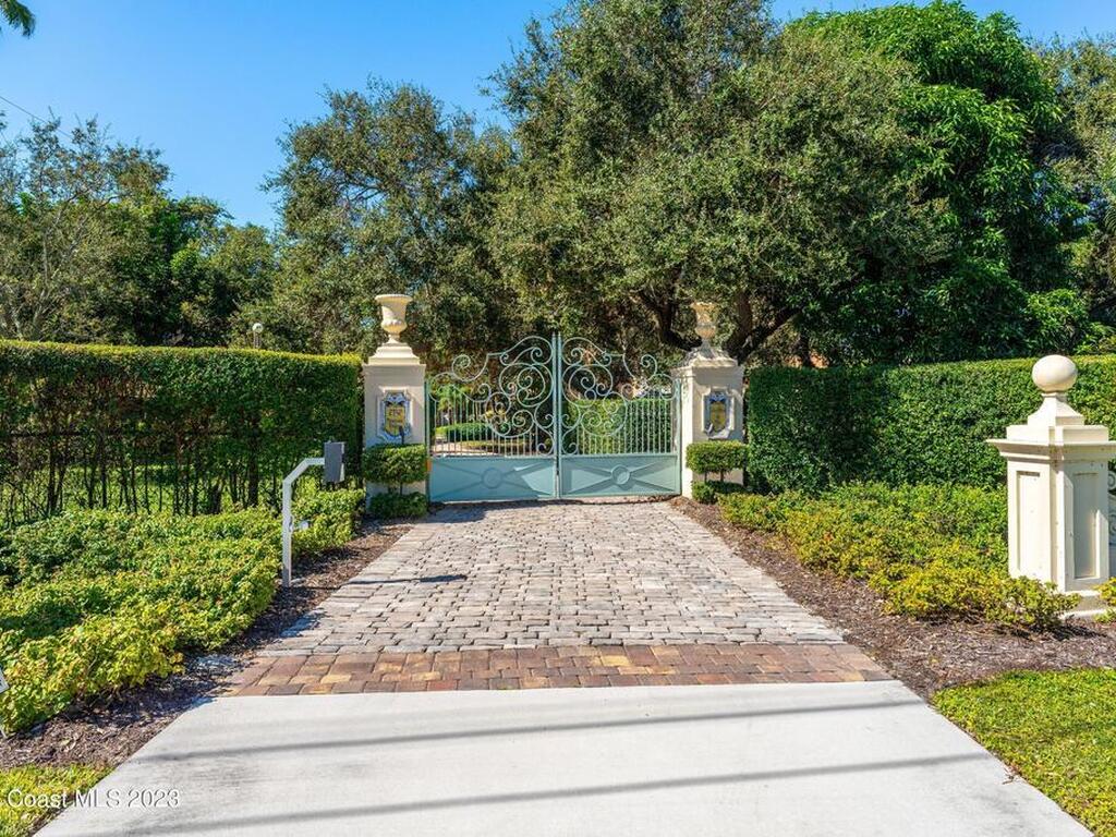 2142 N Riverside Drive, Indialantic, FL 32903