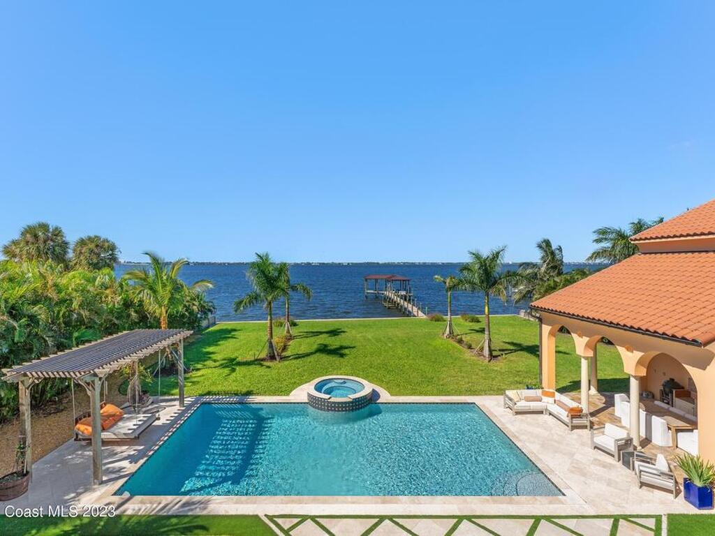 2142 N Riverside Drive, Indialantic, FL 32903