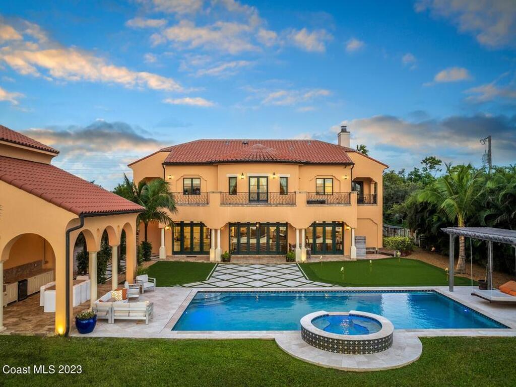 2142 N Riverside Drive, Indialantic, FL 32903