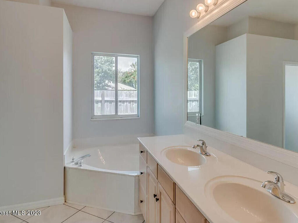 424 Lighthouse Landing Street, Satellite Beach, FL 32937