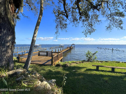 3945 Indian River Drive
