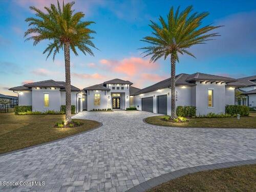 3698 Lake Adelaide Place