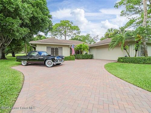 102 Prestwick Circle