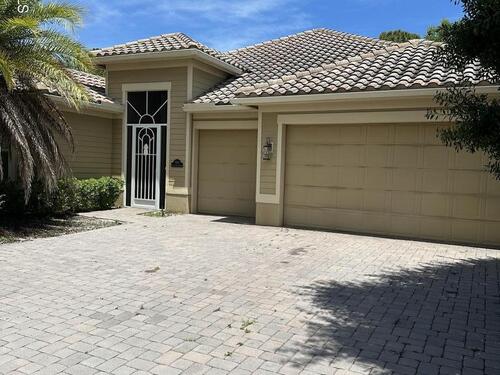 7679 Fieldstone Ranch Square
