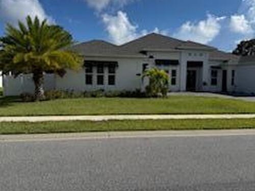 1085 Aranceto Circle