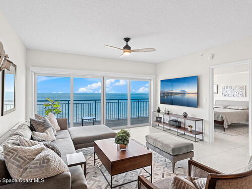 1825 Riverside Drive