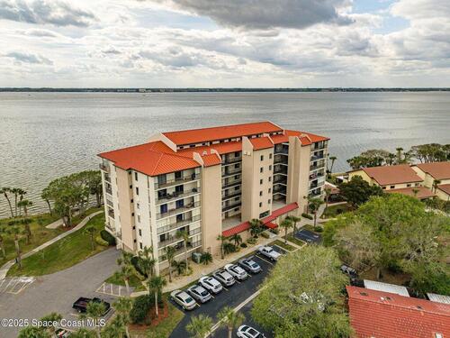 3220 River Villa Way