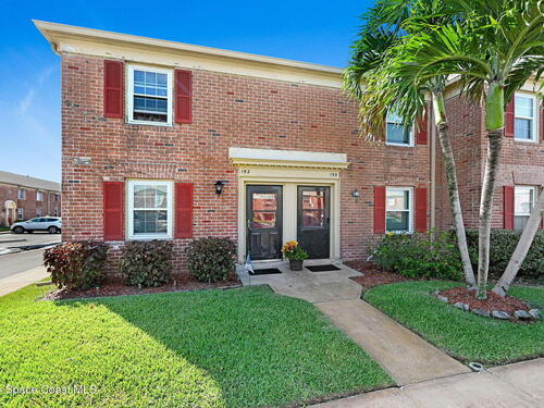 152 E East Colonial Court Court