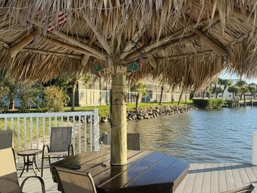 390 W Cocoa Beach Causeway