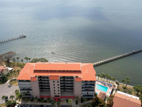 3220 River Villa Way