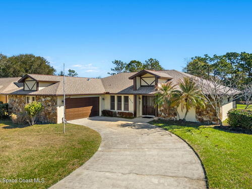 2213 Woodlawn Circle