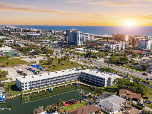 1595 N Atlantic Avenue